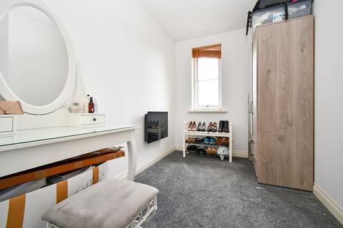 48 Cairn Avenue, Guiseley, Leeds, LS20 8QQ