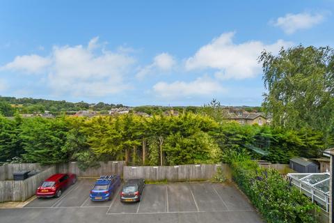 48 Cairn Avenue, Guiseley, Leeds, LS20 8QQ