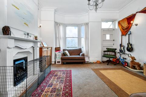 121 Carrbottom Road, Greengates, Bradford, BD10 0BD