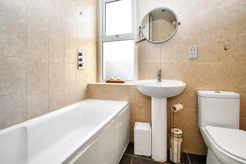 121 Carrbottom Road, Greengates, Bradford, BD10 0BD
