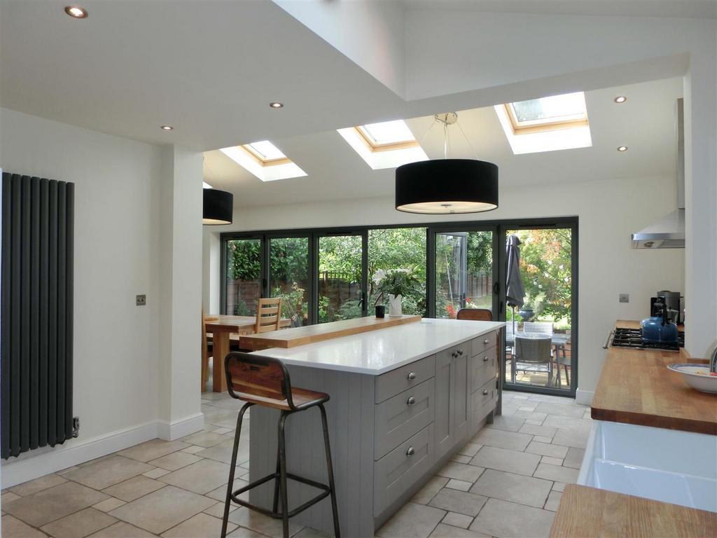 EXTENDED &amp; REFITTED KITCHEN DINING FAMILY ROOM