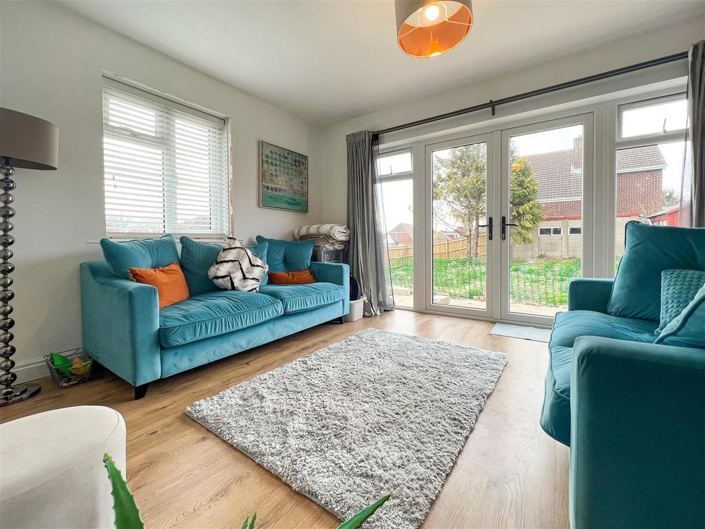 Dore Avenue, Portchester 2 bed detached bungalow £450,000