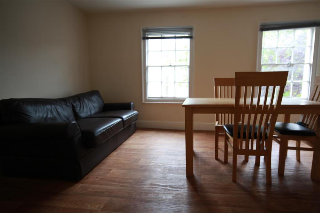 Walton Street Jericho Oxford 1 bed flat £1,500 pcm (£346 pw)