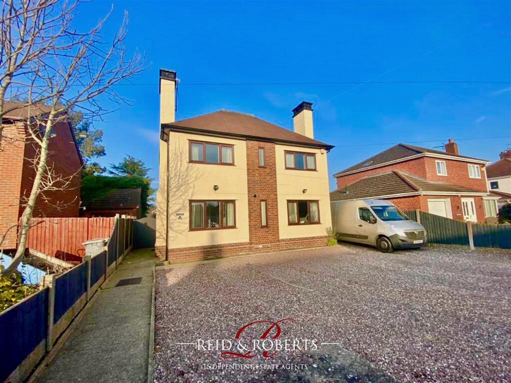 Smithy Lane, Wrexham 3 bed detached house £299,995