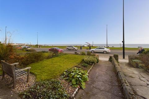 11 Beverley Terrace, Cullercoats, North Shields, NE30 4NT