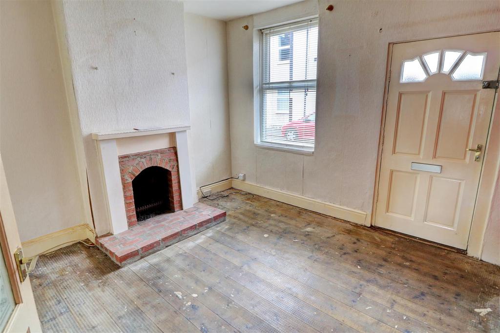 Lansdowne Street, Worcester 2 bed terraced house £165,000