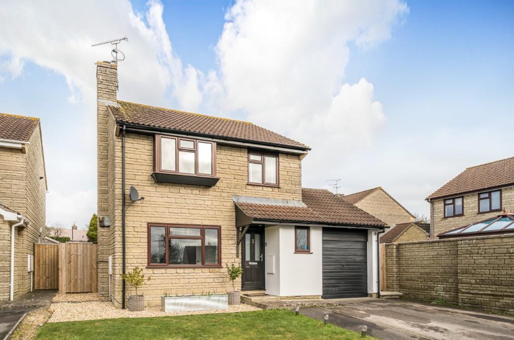 Southgate Drive, Wincanton BA9 3 bed detached house for sale £365,000