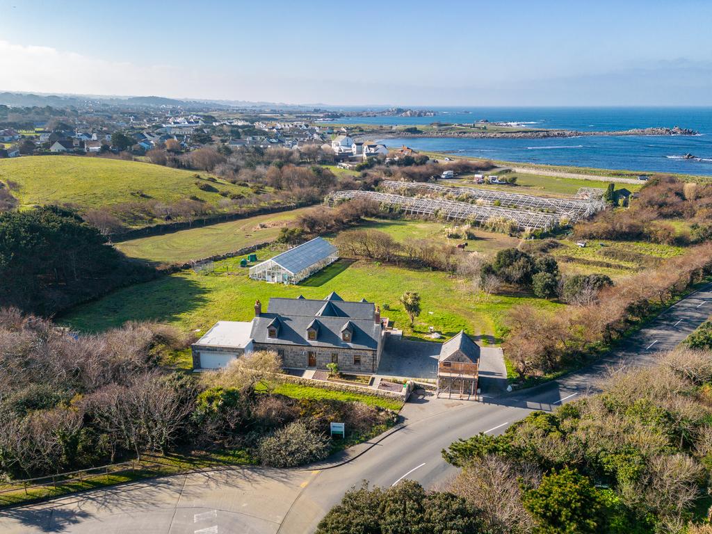 Route De Pulias, St. Sampson, Guernsey 5 bed detached house for sale