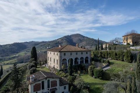 9 bedroom villa, Lucca, Tuscany