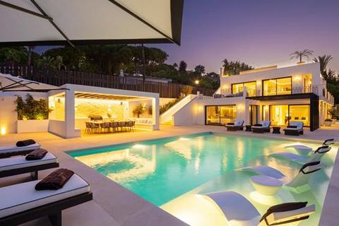 5 bedroom villa, Las Brisas, Marbella, Malaga, Spain