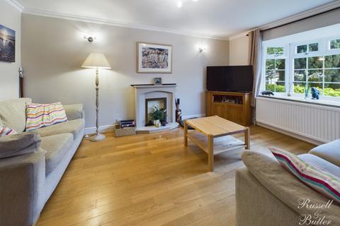 79 Badgers Way, Buckingham, MK18 7EU