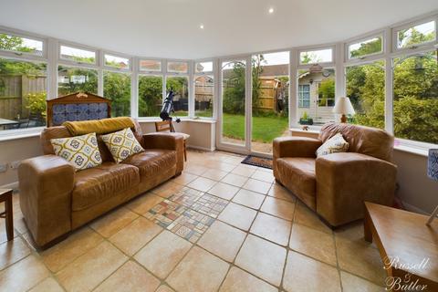 79 Badgers Way, Buckingham, MK18 7EU