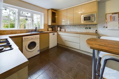 79 Badgers Way, Buckingham, MK18 7EU