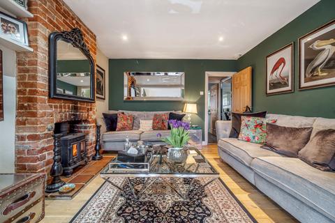 3 bedroom semi-detached house for sale - Bethel Close, Farnham, GU9