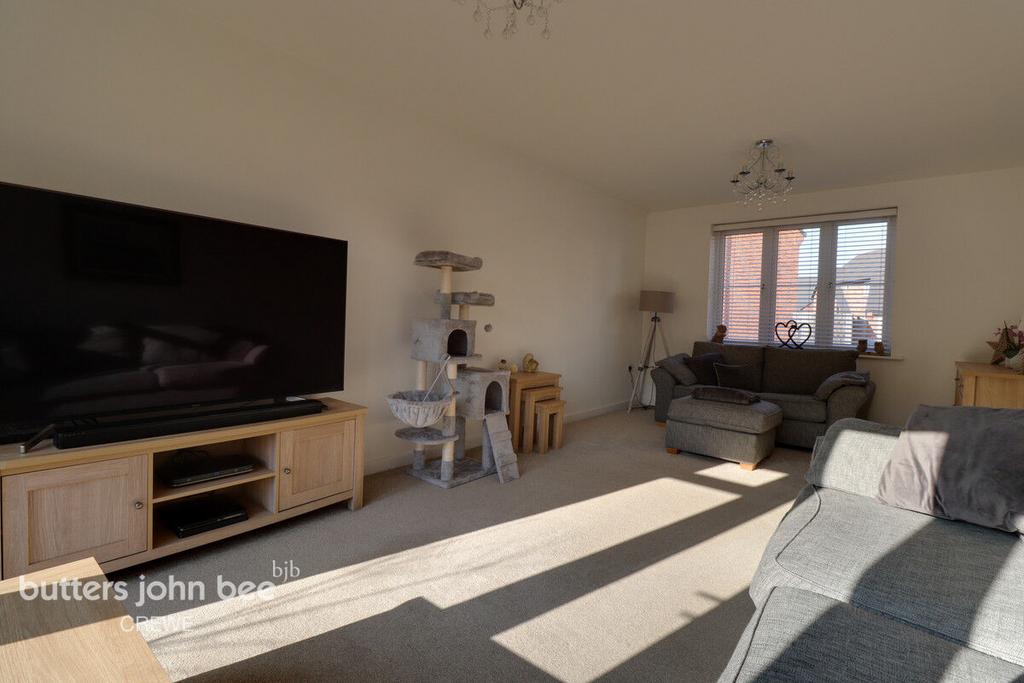 Gordon Geddes Way, Crewe 4 bed detached house £300,000