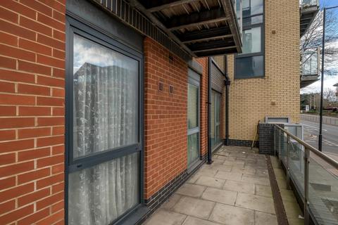 Flat 4, 30 Bath Road, Slough, SL1 3SS