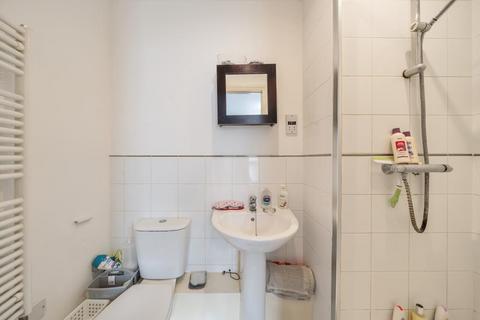 Flat 4, 30 Bath Road, Slough, SL1 3SS
