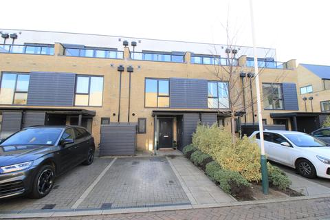 19 Charlock Close, Romford, RM3 0LE