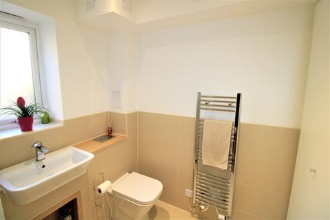 19 Charlock Close, Romford, RM3 0LE