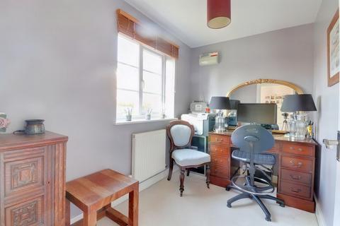 10 Harefield, Grange Park, Northampton, NN4 5DQ