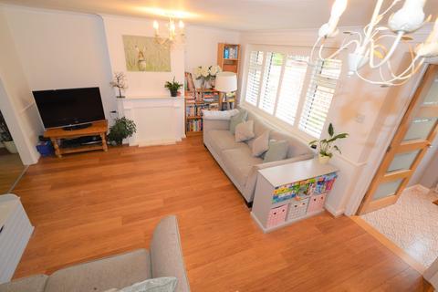 38 Gloucester Road, Bagshot, GU19 5LR