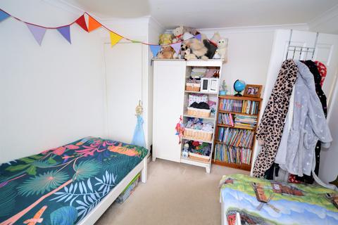 38 Gloucester Road, Bagshot, GU19 5LR