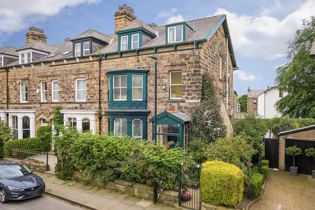 East Park Road, Harrogate, HG1 6 bed terraced house for sale £600,000