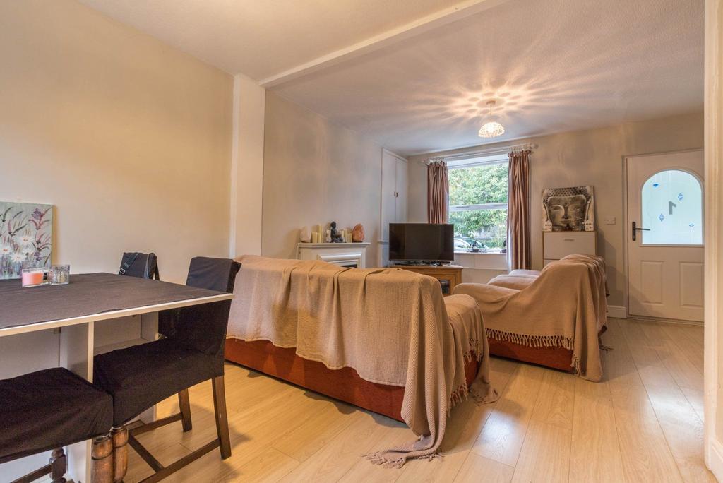Sitting/dining room