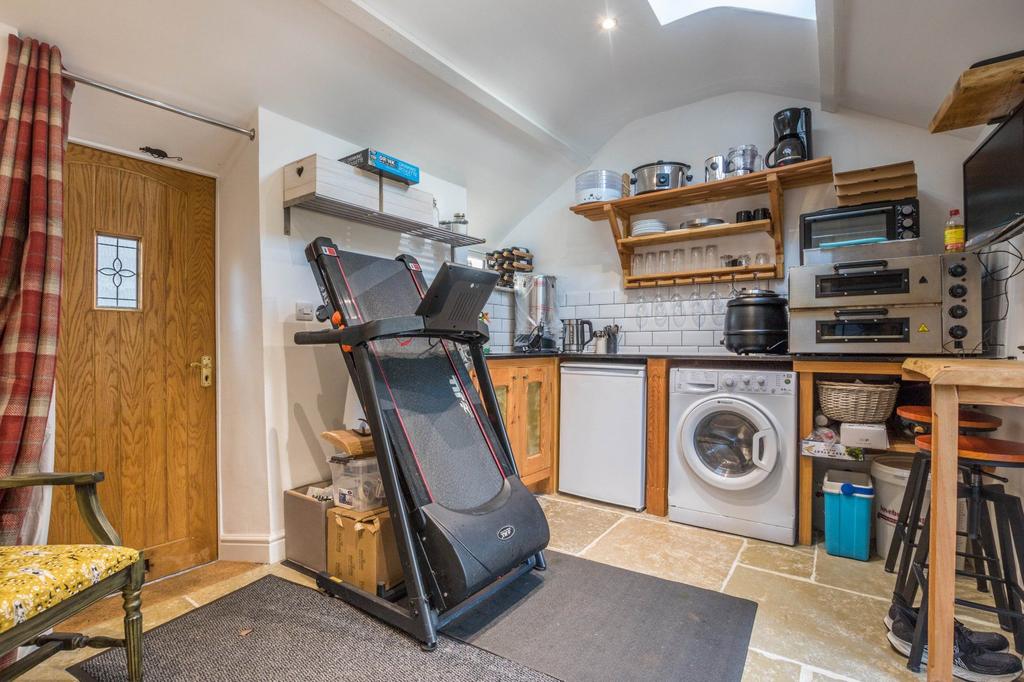 Garden room with kitchenette