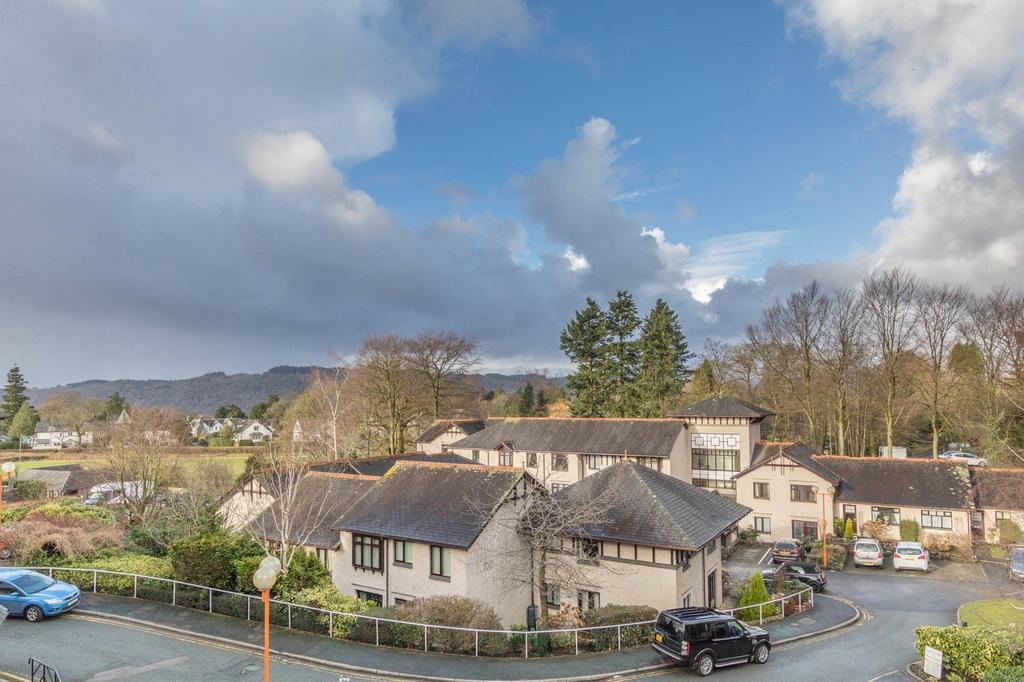 3 College Gate, Windermere 2 bed flat for sale - £260,000