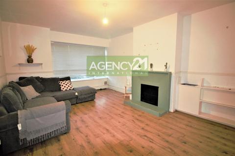 2 bedroom maisonette to rent, Eastern Avenue, Romford, RM1