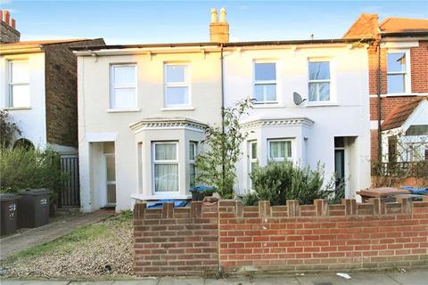 1 bedroom in a house share to rent, Cavendish Road, London, SW19