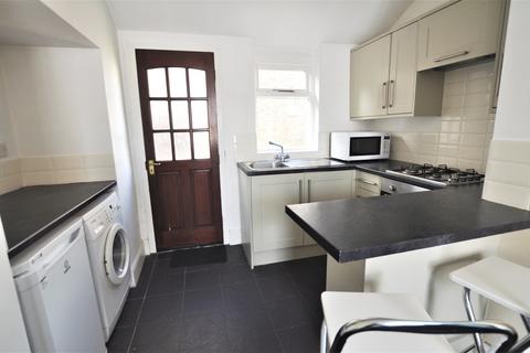 3 bedroom end of terrace house to rent, Guildford Park Road, Guildford, Surrey, GU2