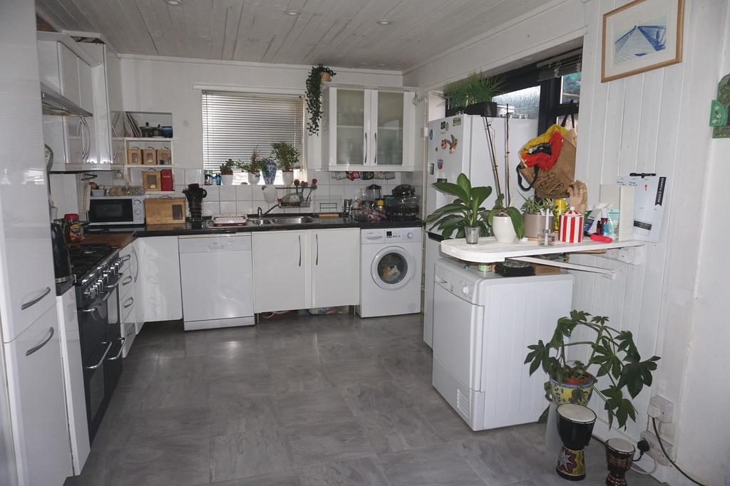 Woodgate Avenue, Chessington, Surrey.... 4 bed semidetached house £