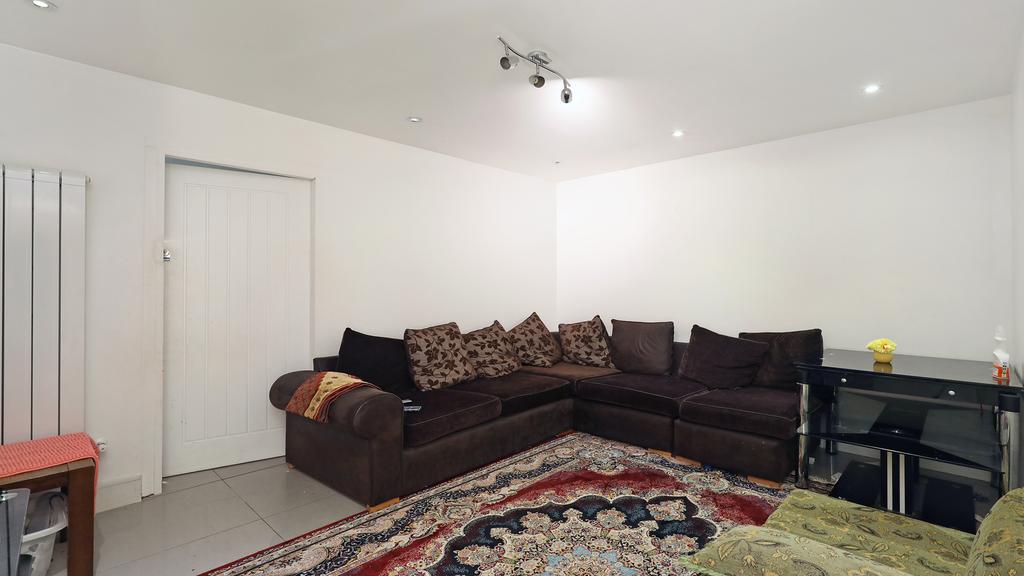 King Edward Gardens, Acton, W3 5 bed house £850,000