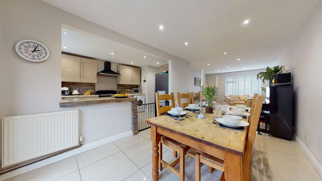 Lounge/dining room