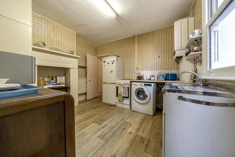 52 Avarn Road, London, SW17 9HA