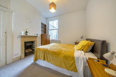 52 Avarn Road, London, SW17 9HA