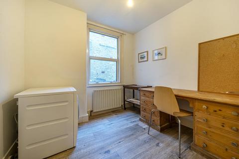 52 Avarn Road, London, SW17 9HA