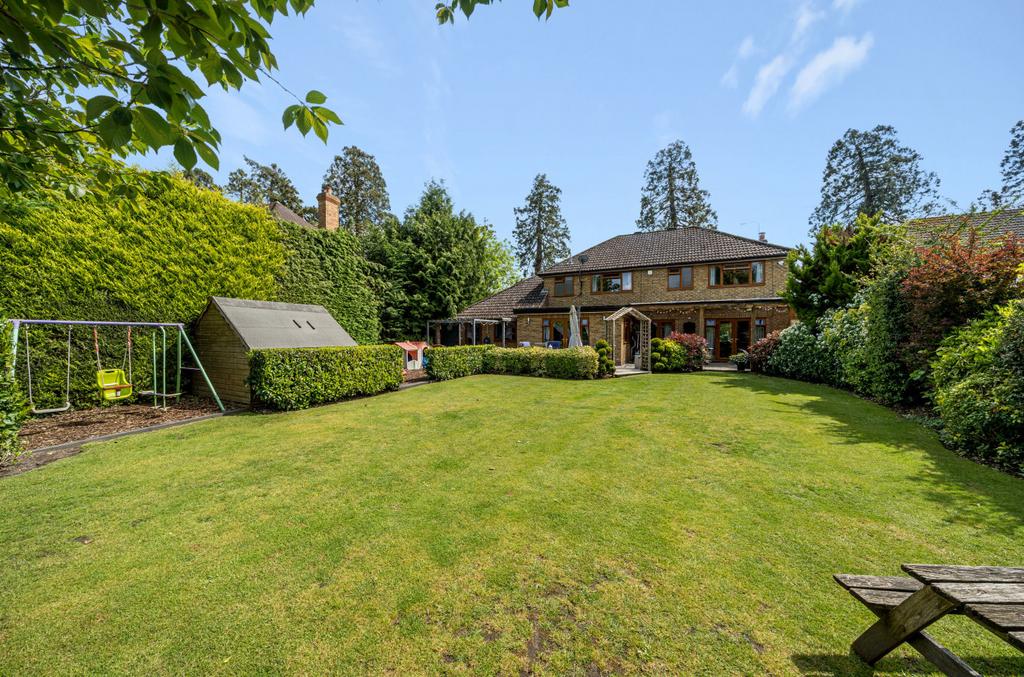 Watchetts Drive, Camberley, Surrey, GU15 5 bed detached house for sale