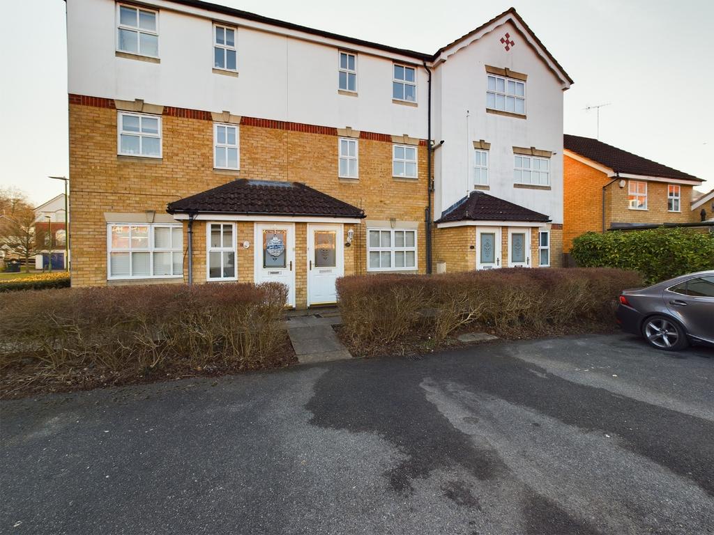 Byewaters, Watford, Hertfordshire, WD18 2 bed apartment £350,000