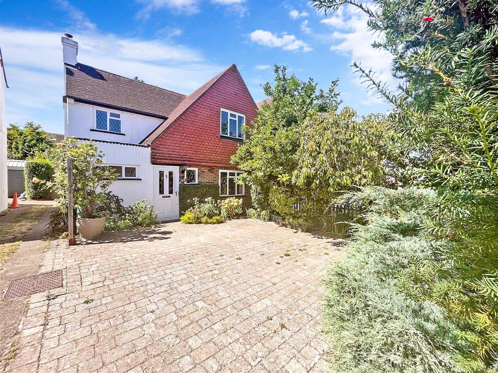 Salisbury Road, Banstead, Surrey 3 bed semidetached house for sale £