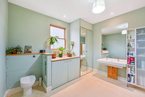 113 Coldershaw Road, London, W13 9DU