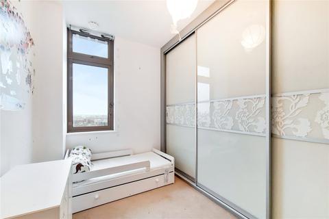 Apartment 301, Iona Tower, 33 Ross Way, London, E14 7GG