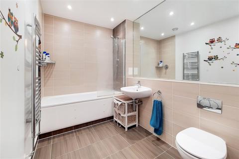 Apartment 301, Iona Tower, 33 Ross Way, London, E14 7GG