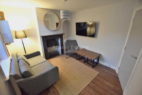 4 bedroom end of terrace house to rent - Montague Street, Reading