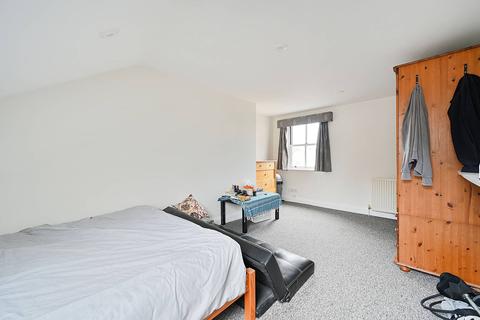 3 bedroom flat for sale - Pennard Road, Shepherd's Bush, London, W12