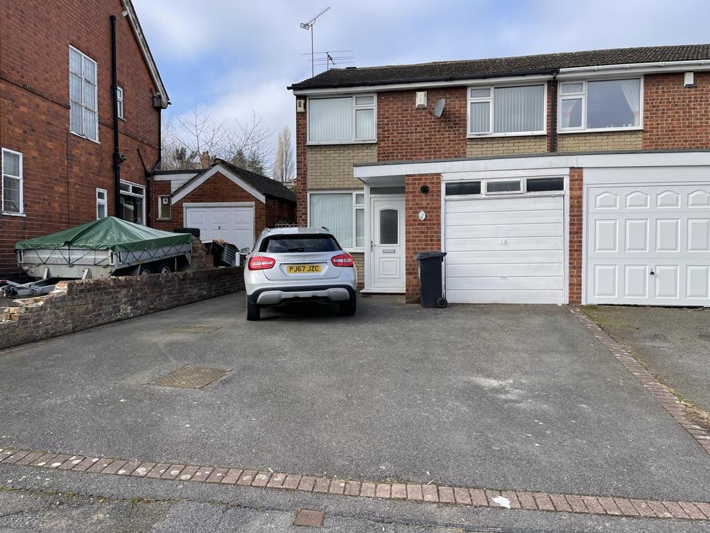 Clarefield Road, Western Park, LE3 3 bed semidetached house £1,000