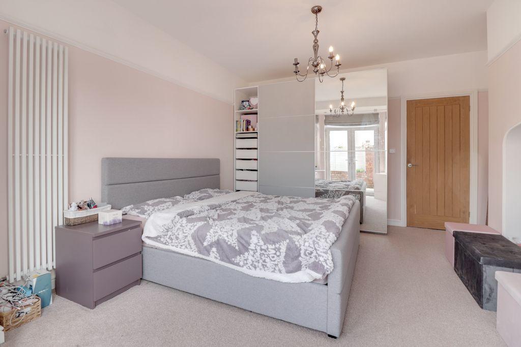 Bedroom 1 (Double)
