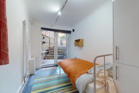 2 bedroom flat to rent, Torriano Avenue, Kentish Town, LONDON